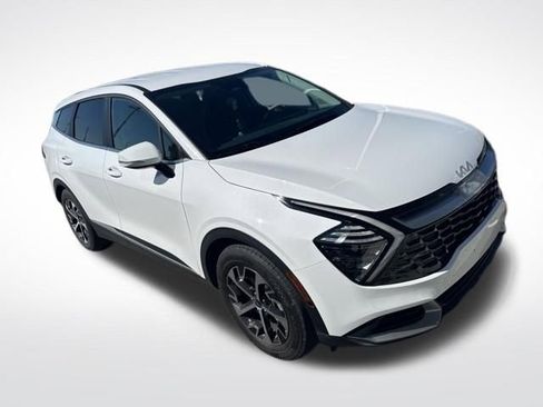 Used 2024 Kia Sportage EX image 3