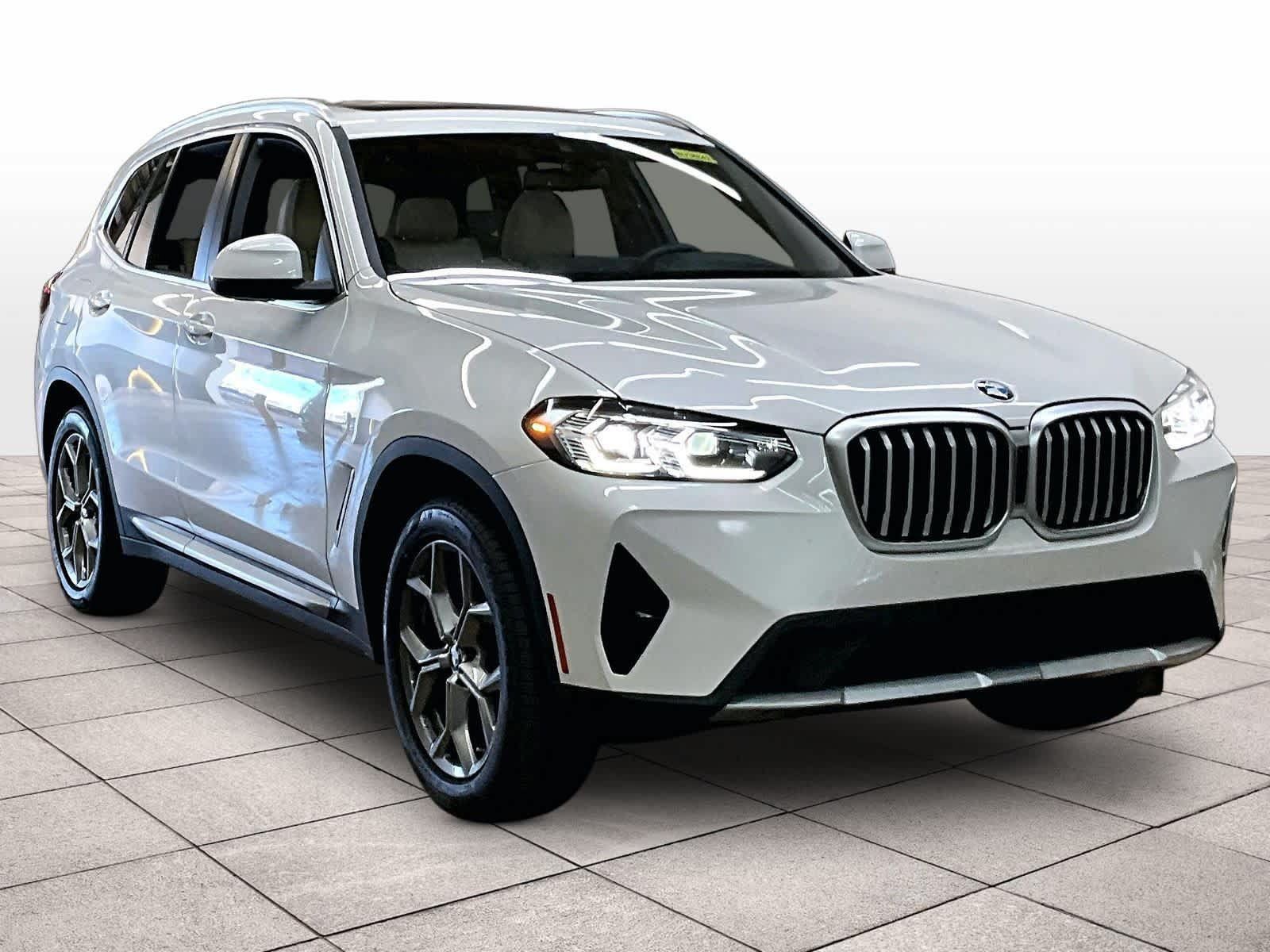 Used 2024 BMW X3 xDrive30i w/ Premium Package AWD/4WD image 2