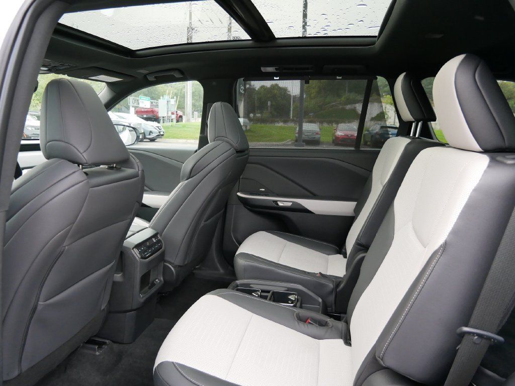 Used 2025 Lexus TX 350 AWD w/ Technology Package image 11