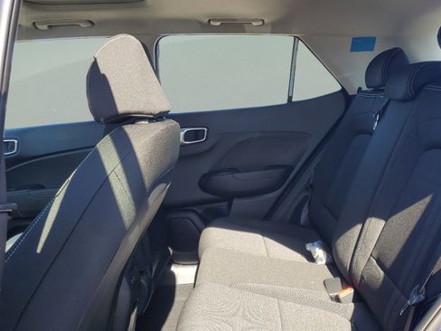 Certified 2025 Hyundai Venue SEL FWD image 7
