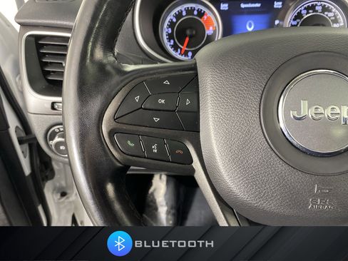 Used 2020 Jeep Cherokee Trailhawk image 25