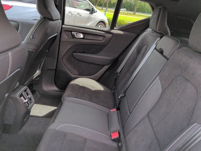 Used 2023 Volvo XC40 Recharge Ultimate w/ Protection Package Premier AWD/4WD image 14