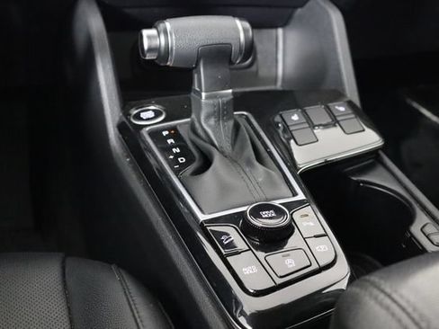 Used 2024 Kia Sportage EX FWD image 27