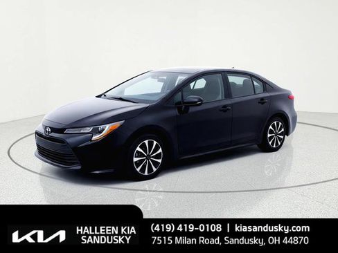 Used 2023 Toyota Corolla LE FWD image 1