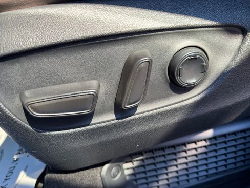 Used 2022 Toyota Sienna Platinum image 18