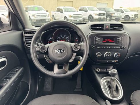 Used 2014 Kia Soul + image 20