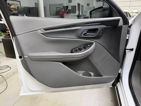 Used 2018 Chevrolet Impala LS FWD image 10