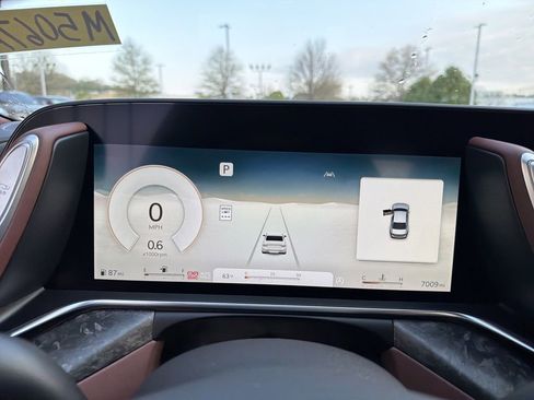 Used 2024 Genesis G90 3.5T image 28