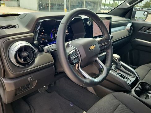 Used 2024 Chevrolet Colorado LT RWD image 16
