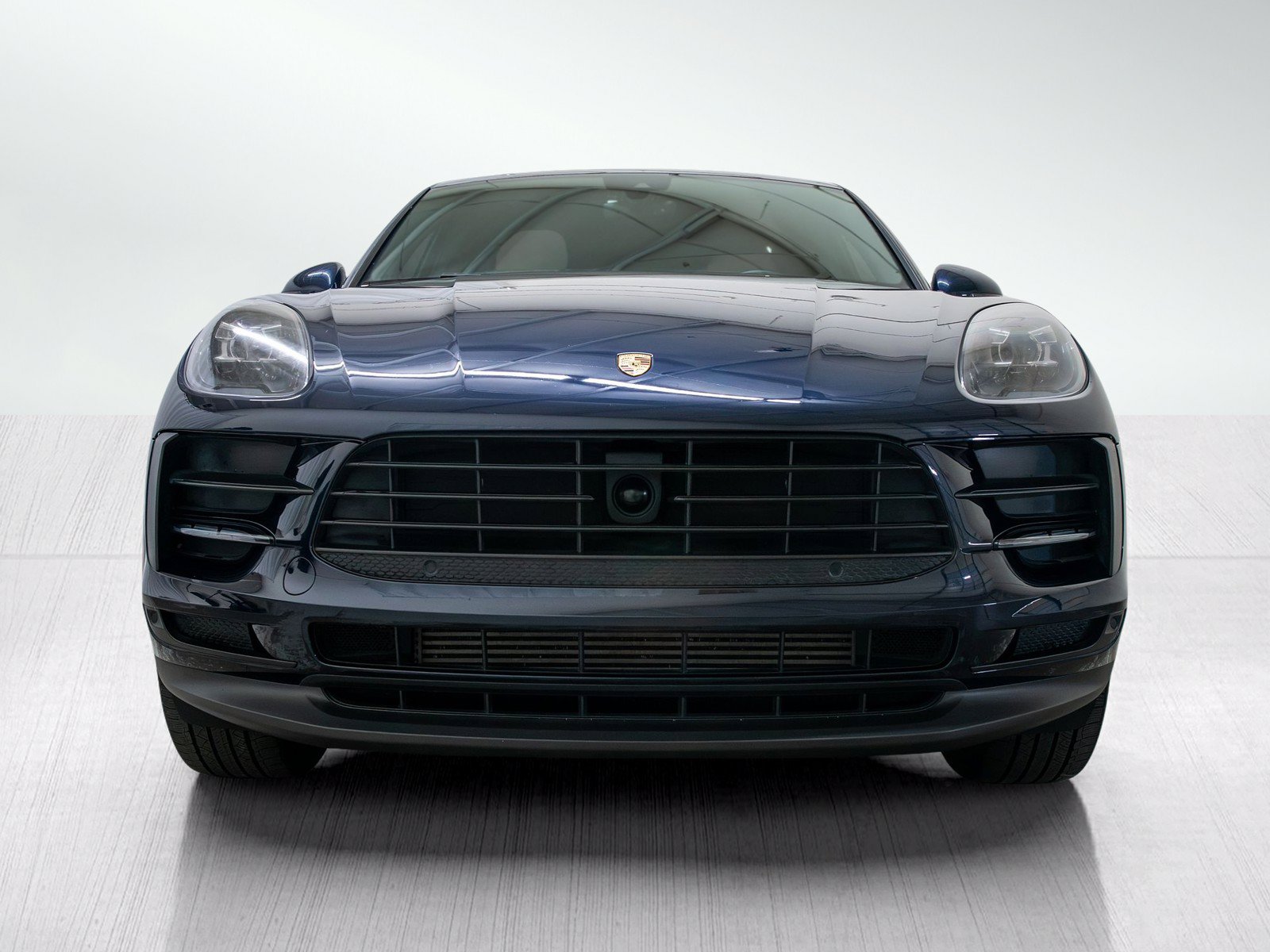 Used 2020 Porsche Macan AWD/4WD image 2
