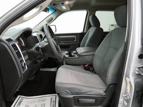 Used 2018 RAM 2500 SLT image 12