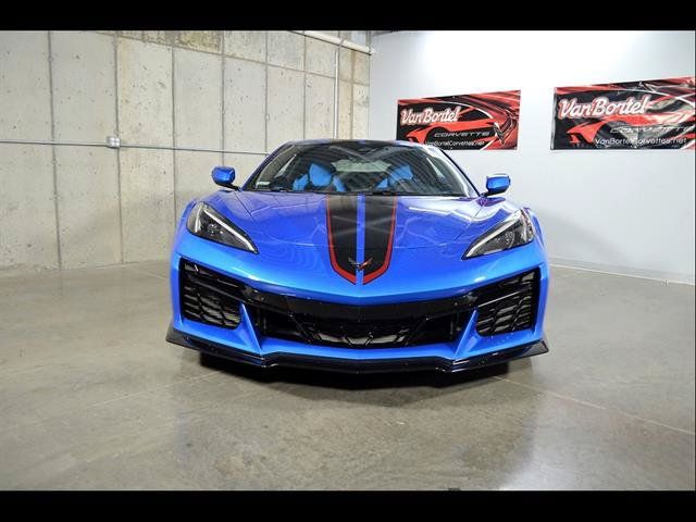 Used 2025 Chevrolet Corvette E-Ray AWD/4WD image 3