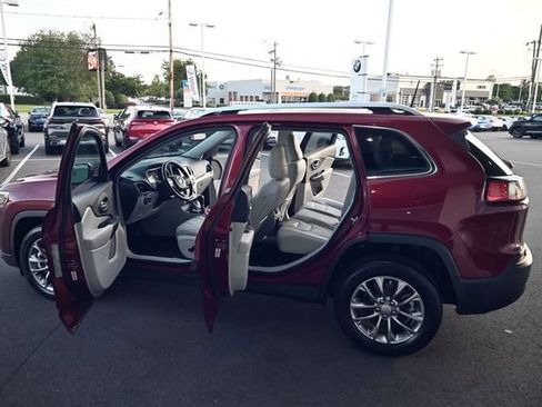 Used 2021 Jeep Cherokee Latitude Lux w/ Sun & Sound Group FWD image 38