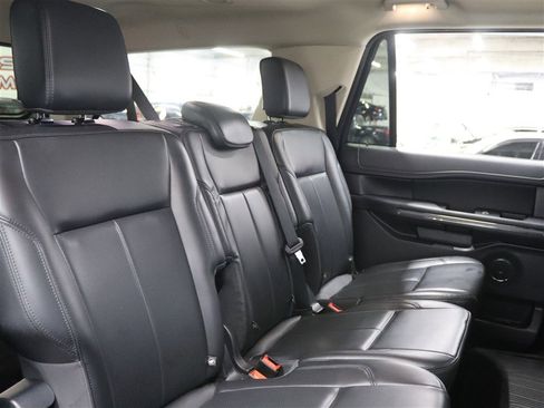 Used 2024 Ford Expedition Max XLT image 18