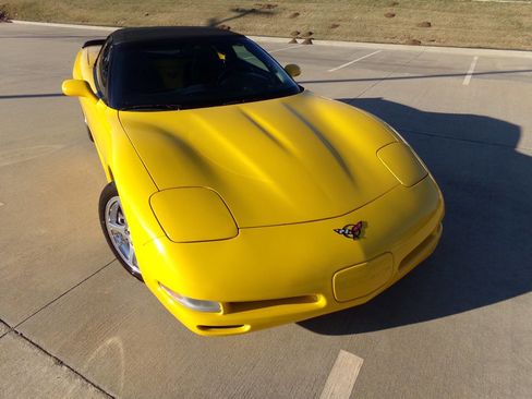 Used 2001 Chevrolet Corvette Convertible w/ Preferred Equipment Group2 image 7