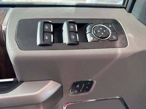 Used 2018 Ford F150 Lariat w/ Equipment Group 502A Luxury image 10