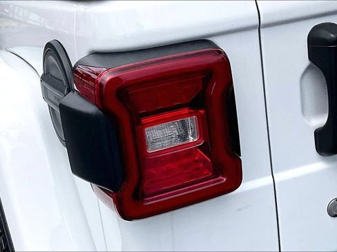 Used 2019 Jeep Wrangler Rubicon AWD/4WD image 21