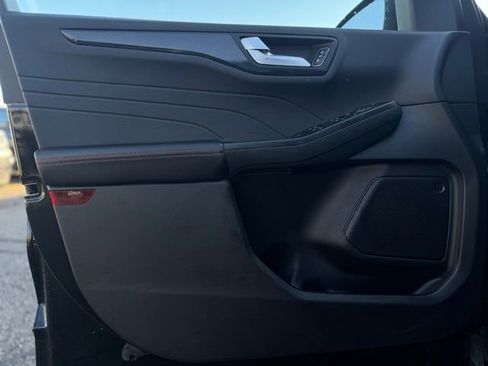 Used 2025 Ford Escape ST-Line image 12