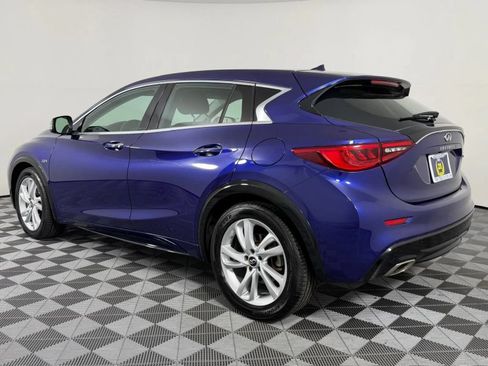 Used 2017 INFINITI QX30 FWD image 12