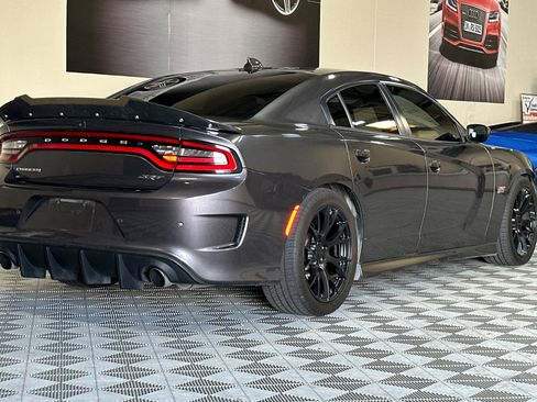 Used 2016 Dodge Charger SRT w/ Harman/Kardon Audio Group RWD image 4