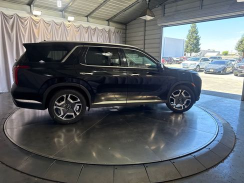 Used 2024 Hyundai Palisade Limited AWD/4WD image 4