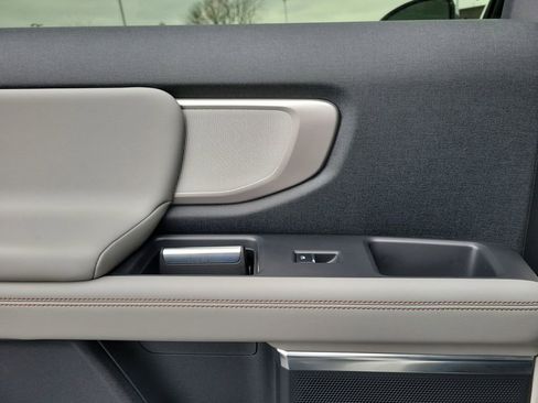 New 2025 Ford Expedition Active image 14