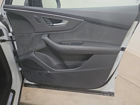 Used 2025 Audi SQ7 Prestige AWD/4WD image 36