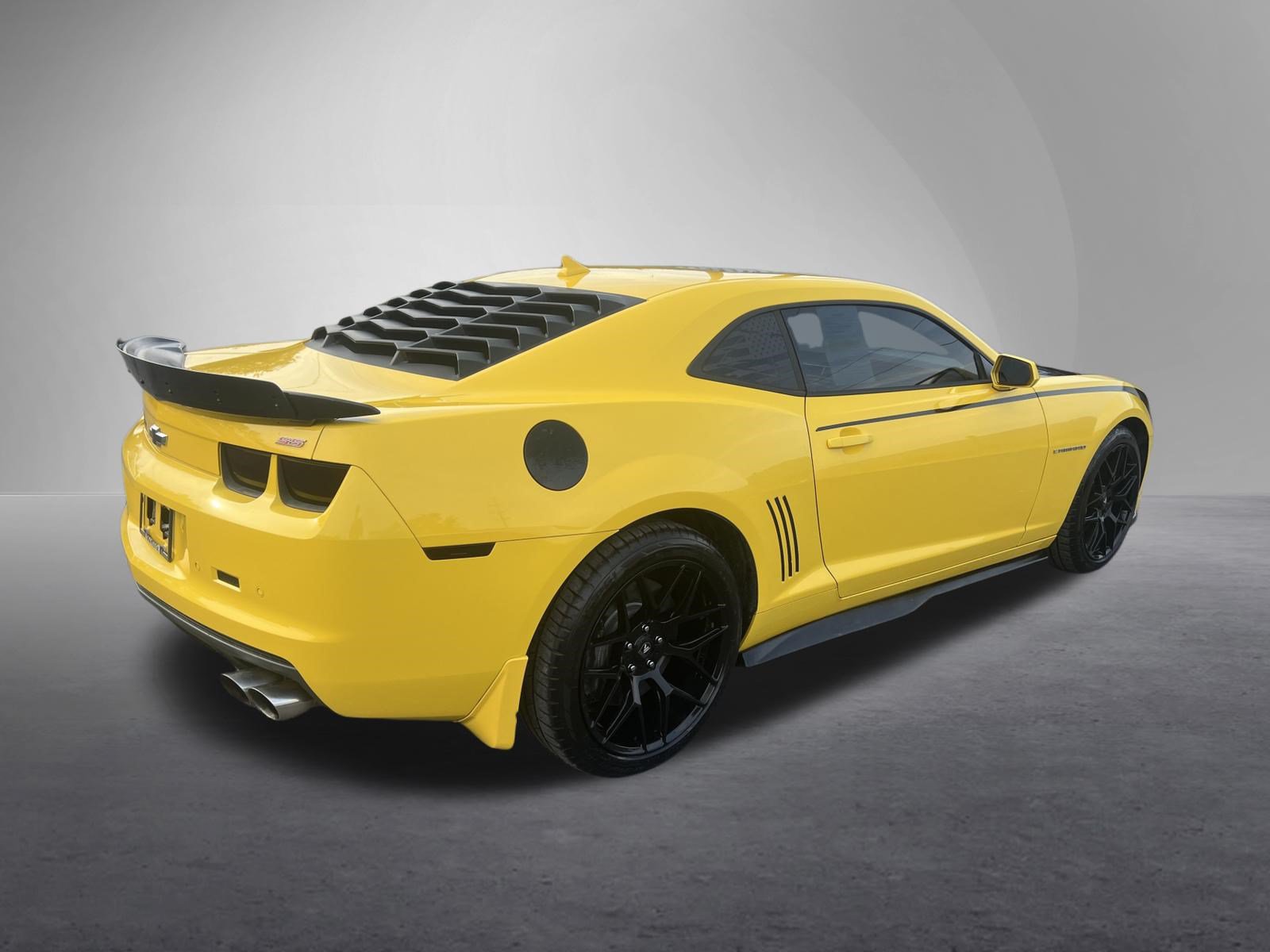 Used 2013 Chevrolet Camaro SS w/ RS Package RWD image 3