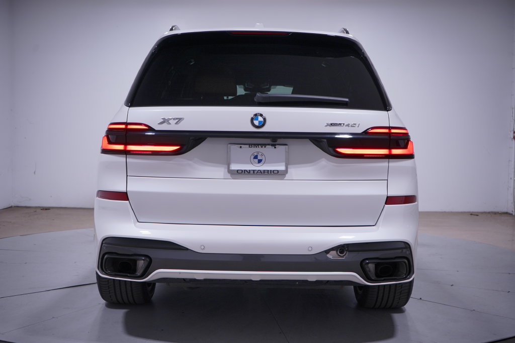 Used 2026 BMW X7 xDrive40i w/ M Sport Package AWD/4WD image 5