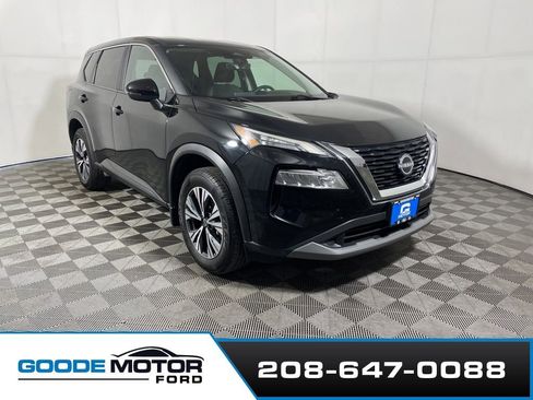 Used 2023 Nissan Rogue SV image 2