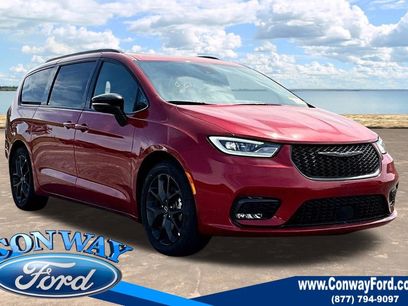 Used 2025 Chrysler Pacifica Limited