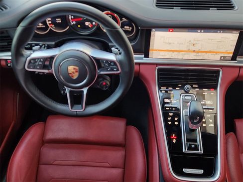 Used 2020 Porsche Panamera GTS image 27