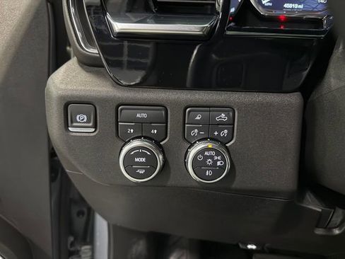 Certified 2024 GMC Sierra 1500 SLT image 25