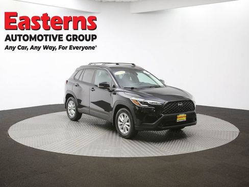 Used 2022 Toyota Corolla Cross LE image 46