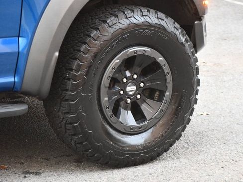 Used 2018 Ford F150 Raptor w/ Equipment Group 802A Luxury image 17