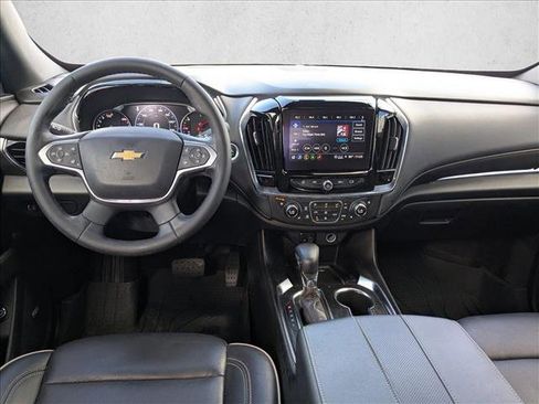 Used 2023 Chevrolet Traverse Premier image 17