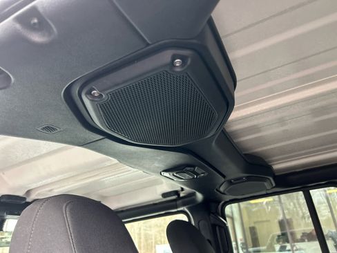 Used 2023 Jeep Wrangler Unlimited w/ Cold Weather Group image 29