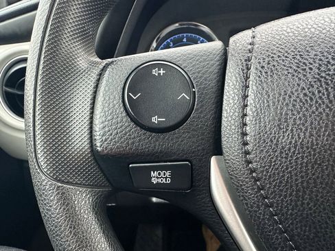 Used 2019 Toyota Corolla LE image 20