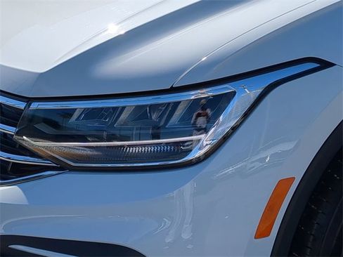 Certified 2024 Volkswagen Tiguan S image 7