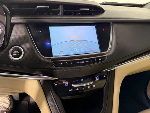 Used 2017 Cadillac XT5 Luxury w/ Driver Awareness Package image 16