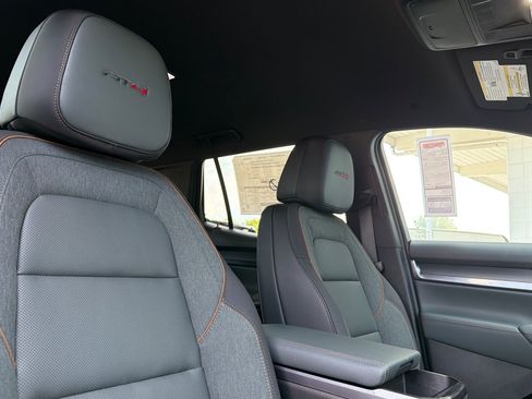 New 2026 GMC Terrain AT4 w/ LPO, Black Badging Package AWD/4WD image 14