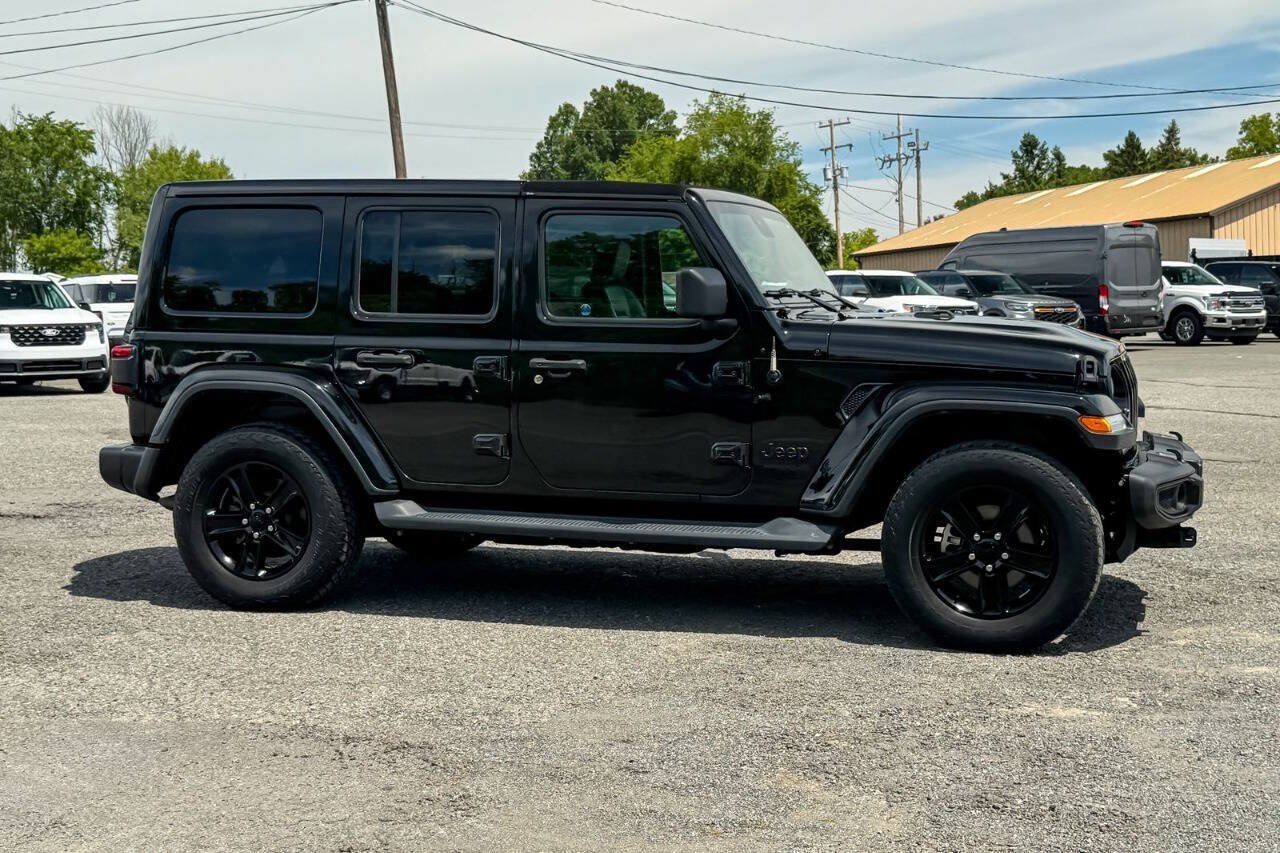 Used 2021 Jeep Wrangler Unlimited Sahara AWD/4WD image 2