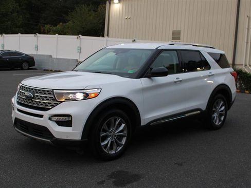 Used 2023 Ford Explorer Limited image 4