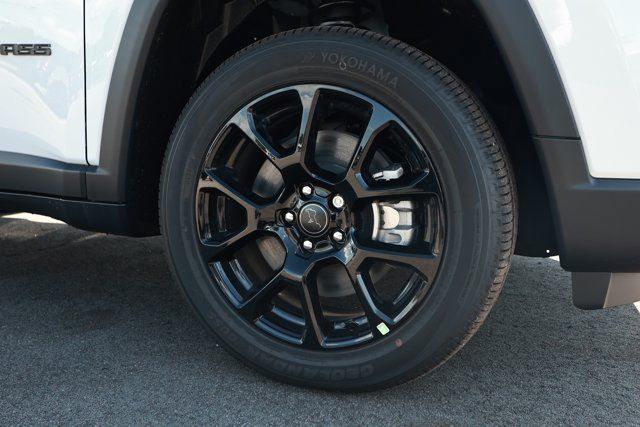 New 2026 Jeep Compass Latitude AWD/4WD image 5