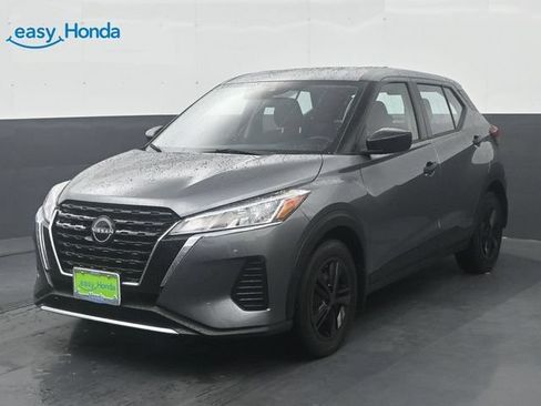Used 2024 Nissan Kicks S FWD image 3
