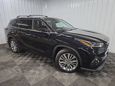 Used 2023 Toyota Highlander Platinum AWD/4WD image 7