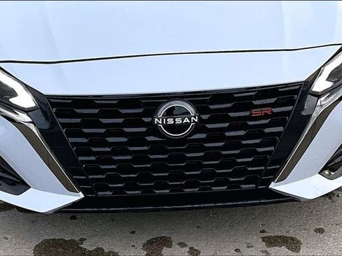 Used 2023 Nissan Altima 2.5 SR w/ SR Premium Package image 30