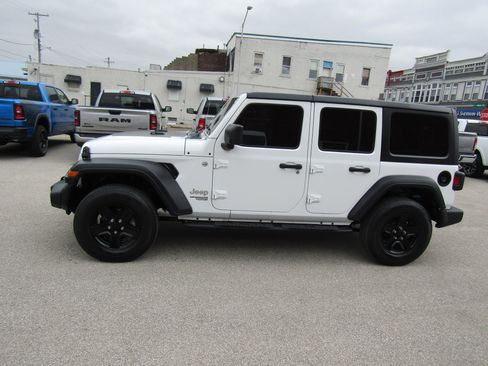 Used 2020 Jeep Wrangler Unlimited Sport S image 6