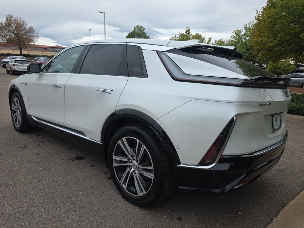 Used 2024 Cadillac Lyriq Luxury AWD/4WD image 4