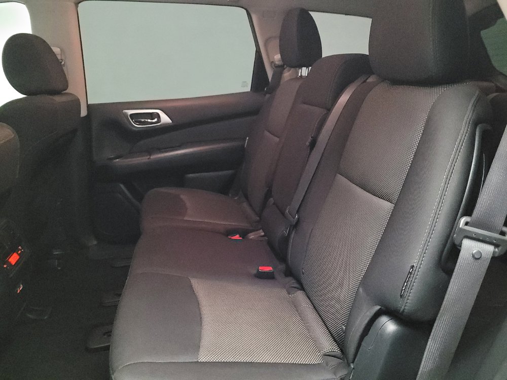 Used 2020 Nissan Pathfinder S FWD image 18
